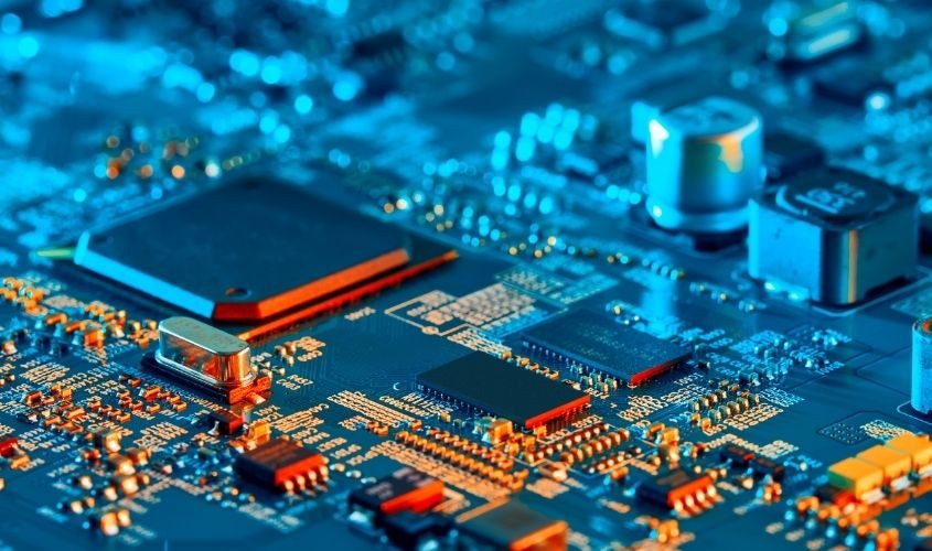 How To Select the Right PCB Materials: A Guide